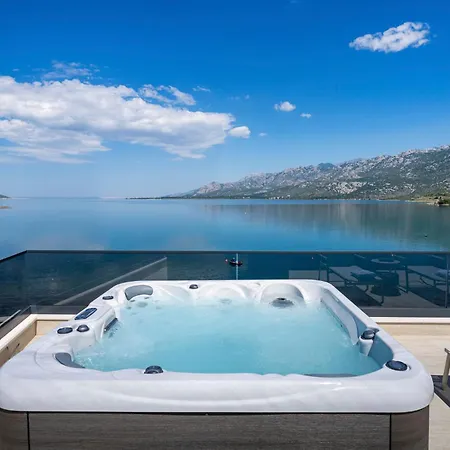 Lanterna Luxury Lejlighed *
