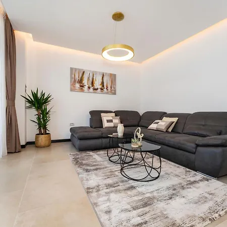 Lanterna Luxury Lejlighed *