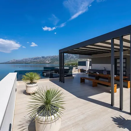 Lanterna Luxury Rovanjska