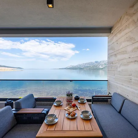 Lanterna Luxury Lejlighed