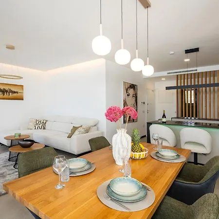 Lanterna Luxury Lejlighed