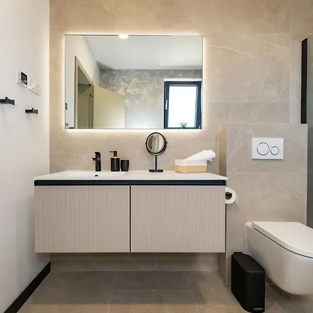 Lanterna Luxury Lejlighed