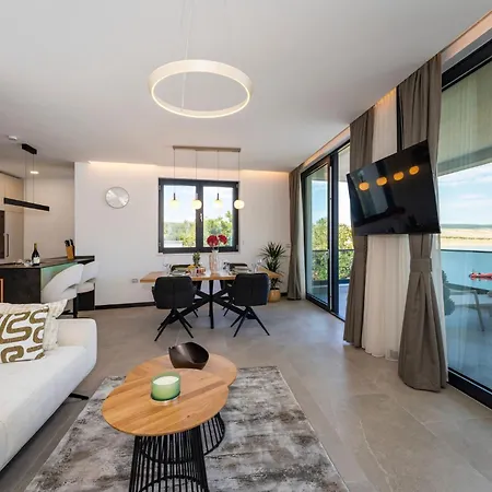 Lanterna Luxury Lejlighed