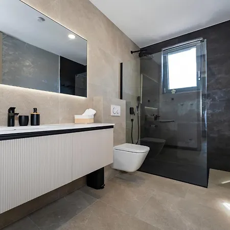 Lanterna Luxury Lejlighed