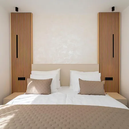 Lanterna Luxury Lejlighed