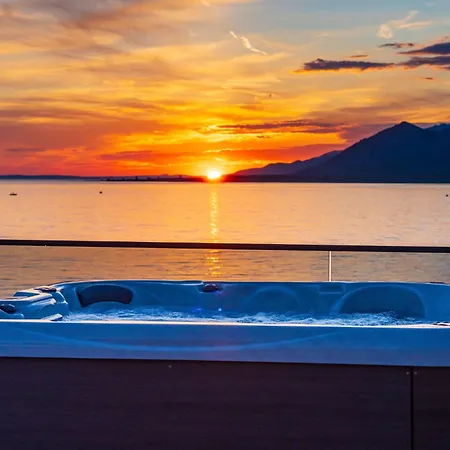 Lanterna Luxury Lejlighed
